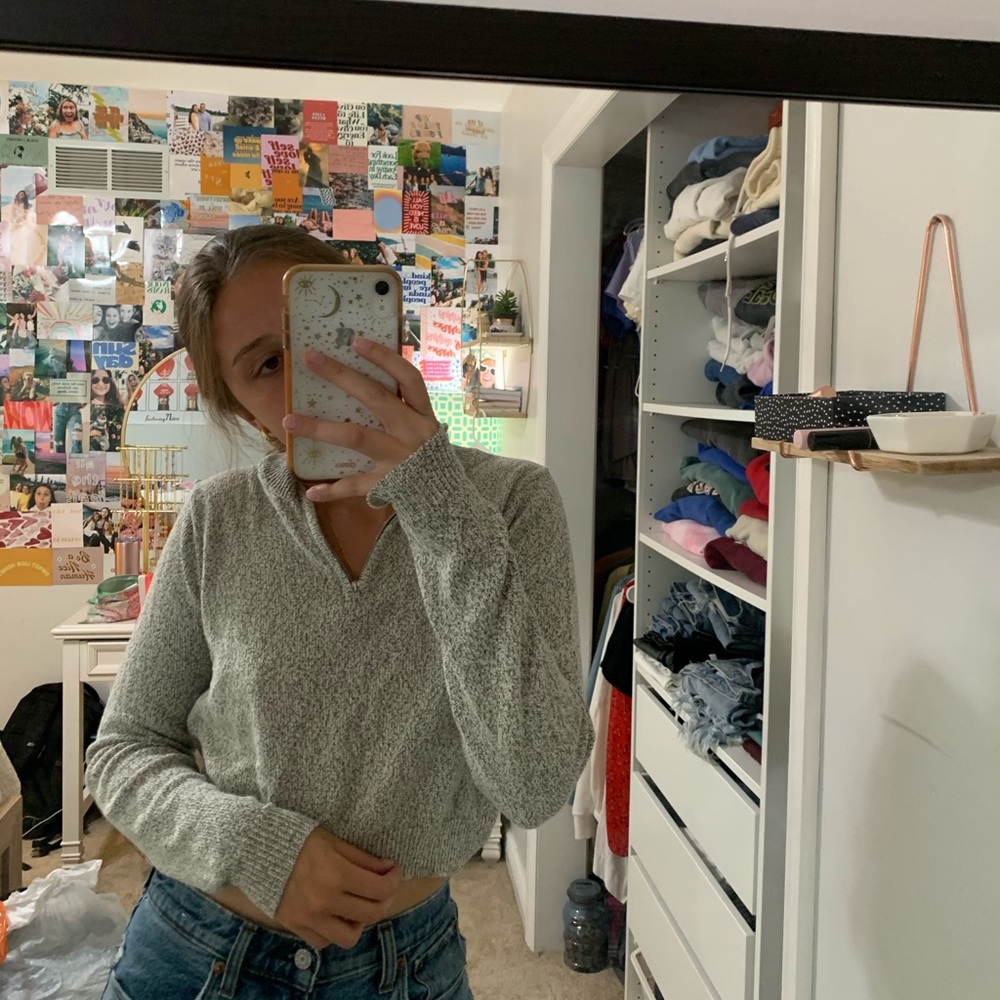 Brandy Melville Casey sweater